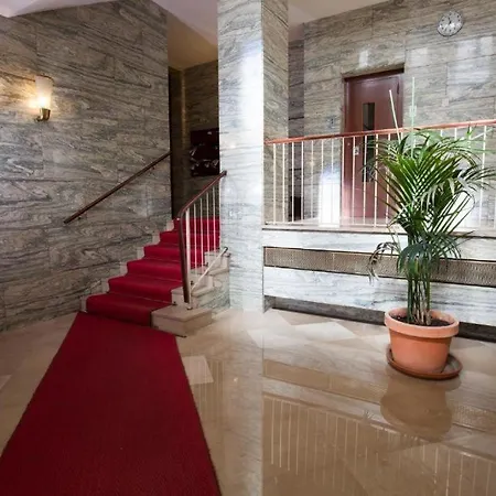 Hostel Barcolana - *
